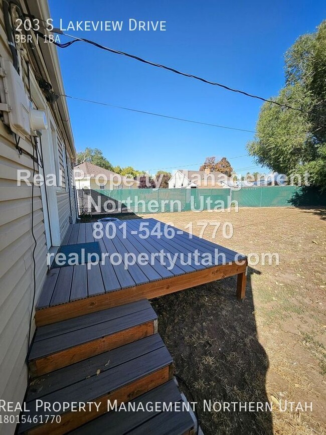 Building Photo - Darling 3 Bedroom Home in Clearfield