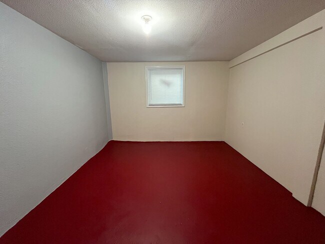 Building Photo - 2055 N Blandena St