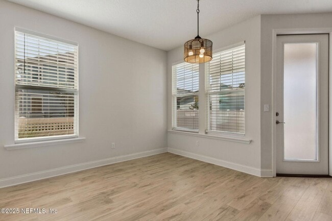 Building Photo - 205 Daydream Ave