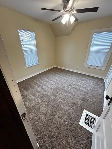 Building Photo - 328 14th St SE