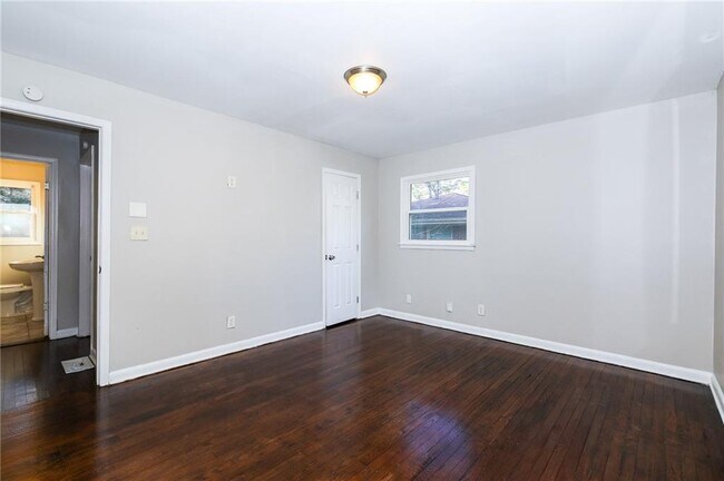 Building Photo - 4572 Campbellton Rd SW