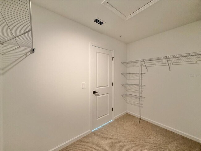 Building Photo - 1855 Pinecliff Dr