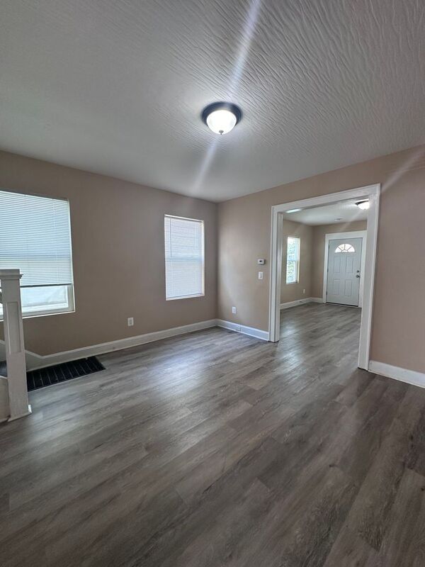 Building Photo - 431 E 14th Ave