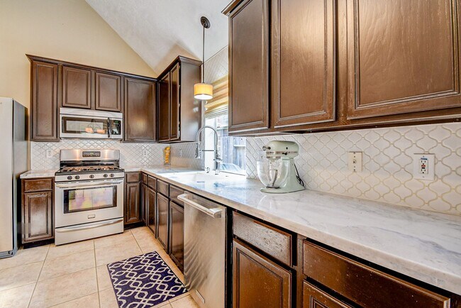 Building Photo - 3607 Glenhill Drive
