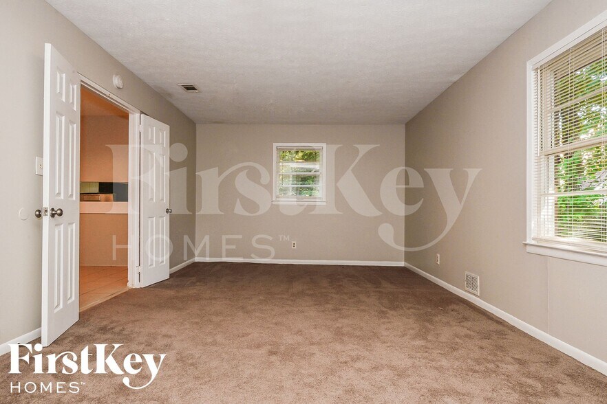 Building Photo - 525 Jefferson Ave