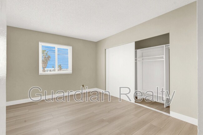 Building Photo - 801 N Major Ave