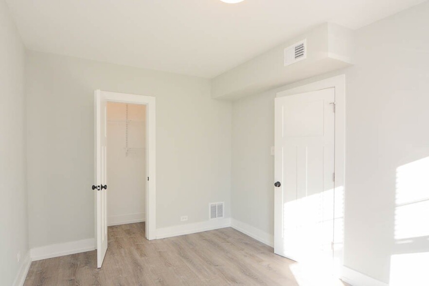 Building Photo - 1128 Maple Ave