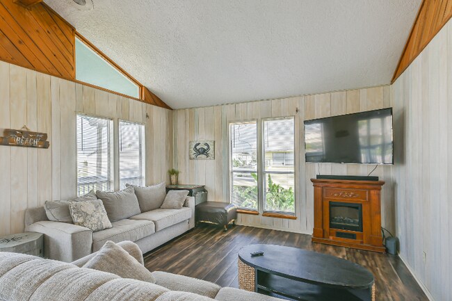 Building Photo - 4026 Kent Dr