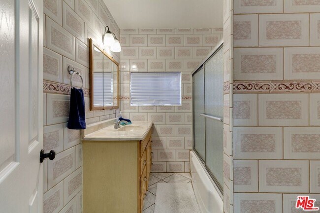 Building Photo - 6659 Amigo Ave