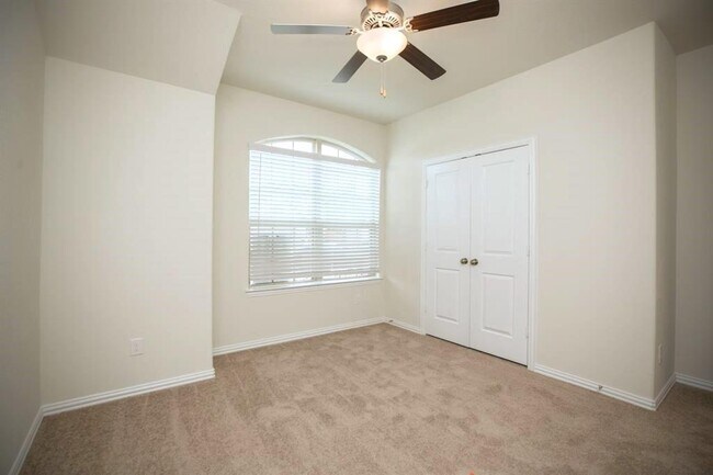Building Photo - 10702 Balivcar Ct