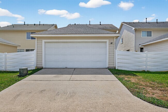 Building Photo - 19515 Fletcher Way Dr