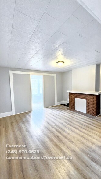 Building Photo - 818 Norwood Ave