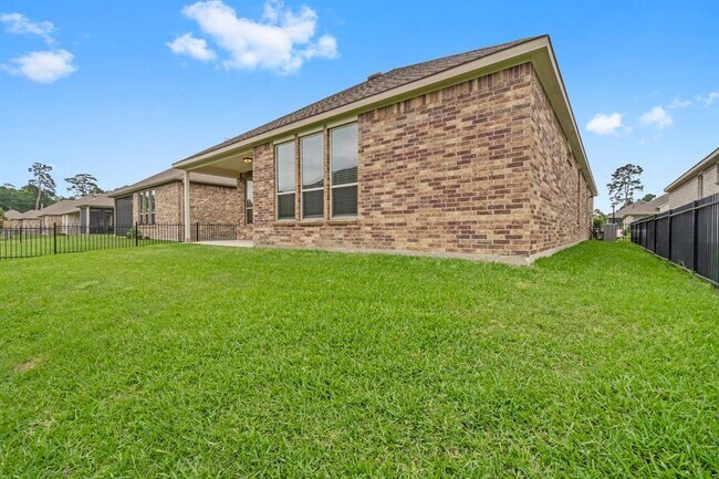Building Photo - 128 Wild Wick Wy