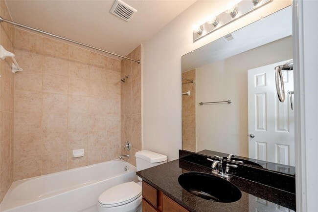 Building Photo - 3302 Clearview Cir