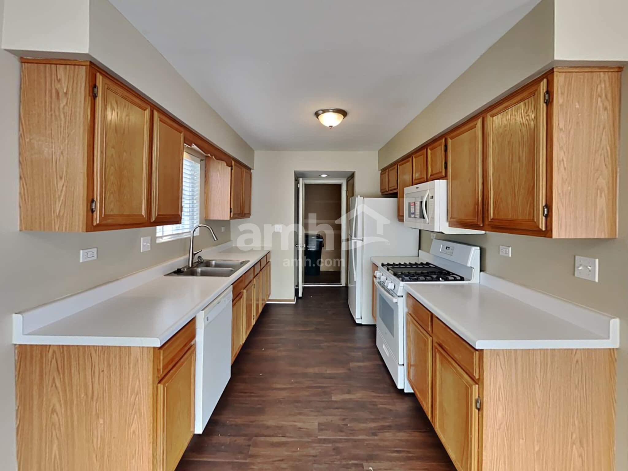 Building Photo - 440 Lowell Dr