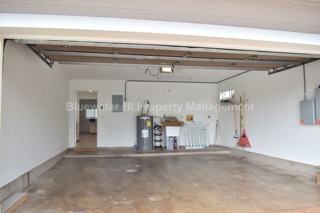 Building Photo - Waikele 4 bedroom, 3 bath home w/ enclosed garage