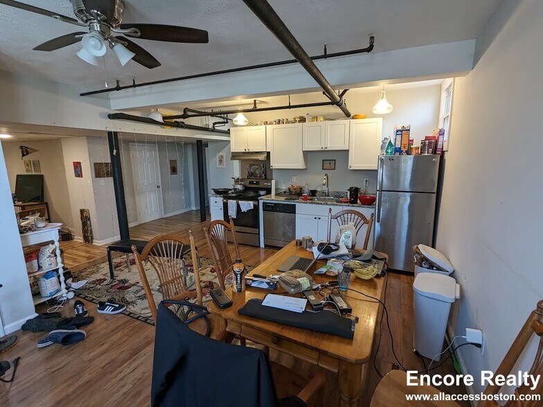 Building Photo - 1185 Commonwealth Ave