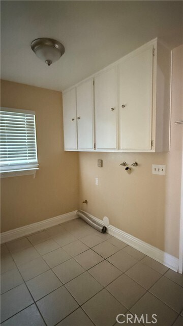 Building Photo - 10275 Banyan St