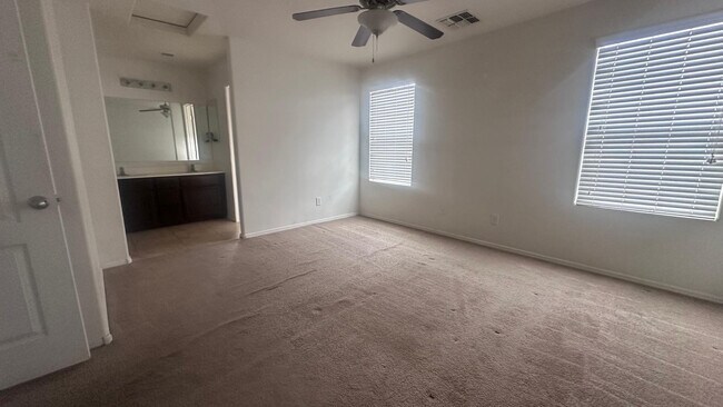 Building Photo - 7313 S 48th Dr