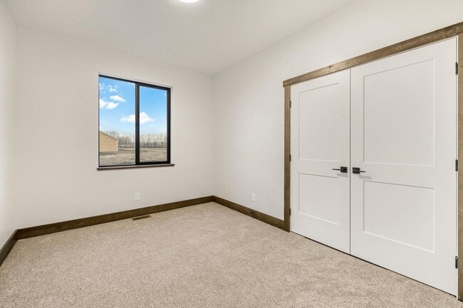 Building Photo - K288LI