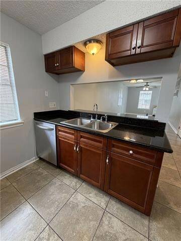 Building Photo - 905 Aspen Ct