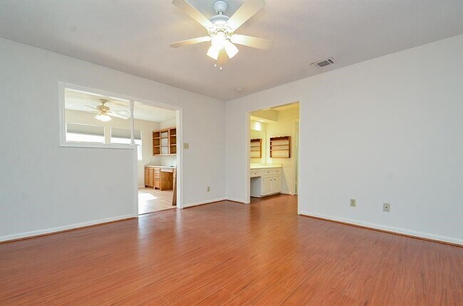 Building Photo - 15815 Boulder Oaks Dr