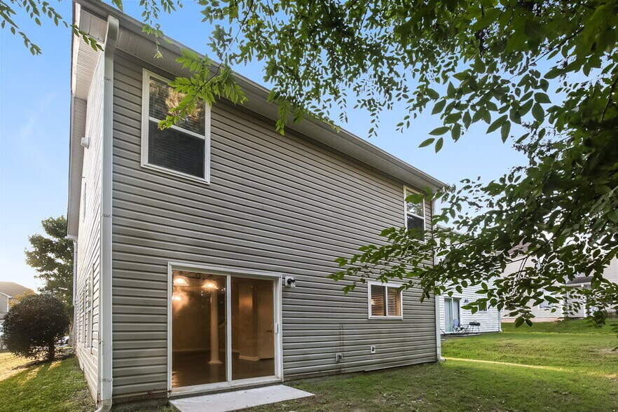Building Photo - 13618 Riding Hill Ave