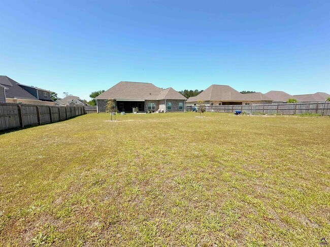 Building Photo - 410 Stonegate Trail