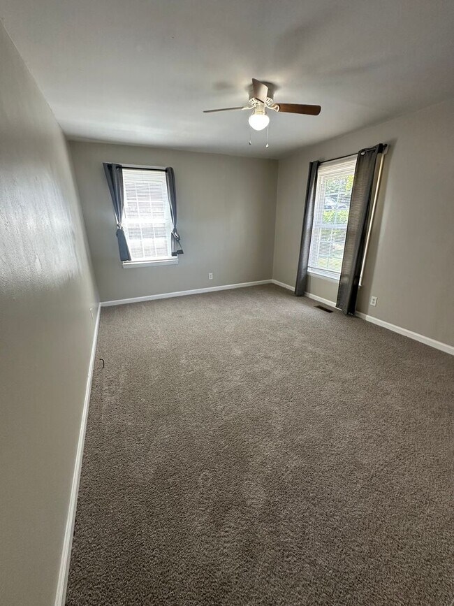 Building Photo - 3514 Ridgecrest Ave