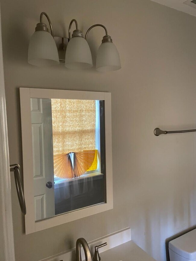 Building Photo - 6201 Easter Ln