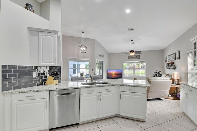 Building Photo - 11723 Water Bend Ct