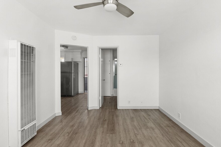 Primary Photo - 727 Olive Ave