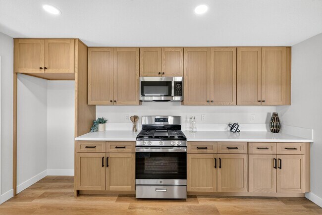 Building Photo - 13324 San Martin Pl