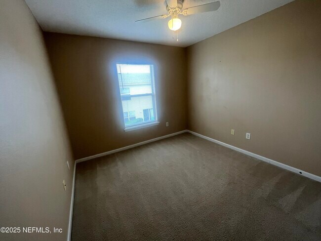 Building Photo - 1500 Calming Water Dr