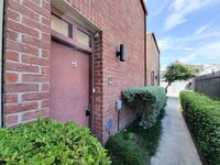 Building Photo - 2243 W Alabama St