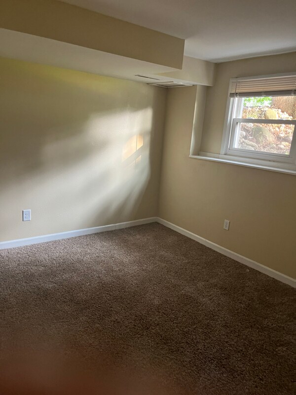 Building Photo - 105 Georgiana Cir