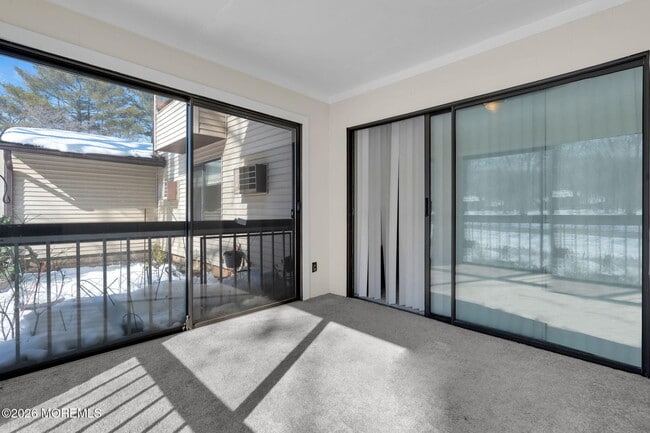 Building Photo - 129 Amberly Dr