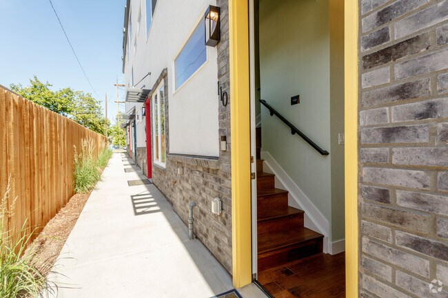 Building Photo - Sheridan Place Townhomes