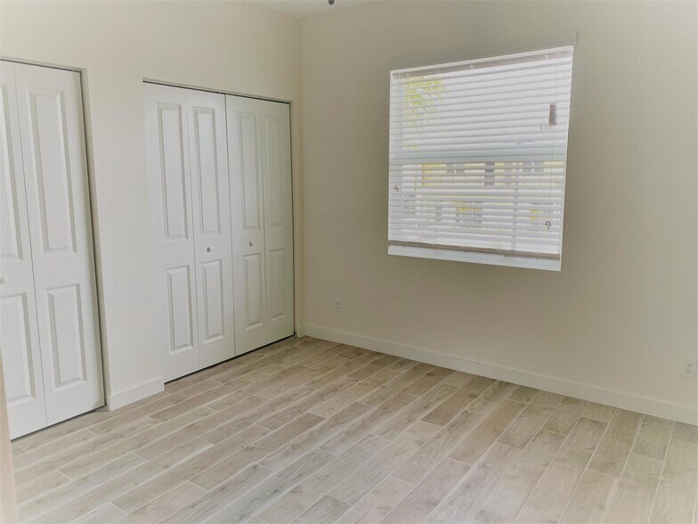 Building Photo - 211 Osprey Cir