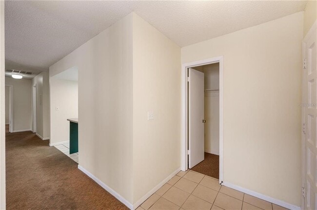 Building Photo - 4231 Oak Loop