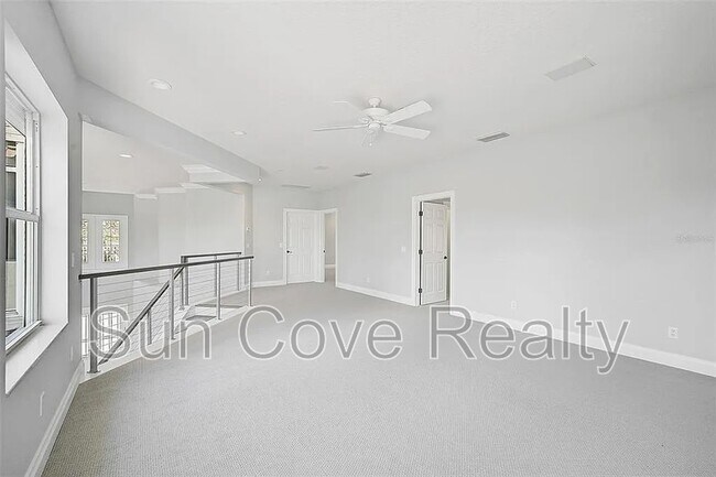 Building Photo - 854 Macewen Dr