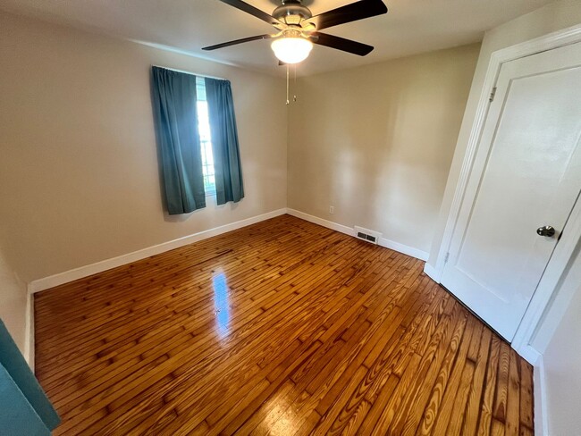 Building Photo - Beautiful Single Family Home in East Sprin...