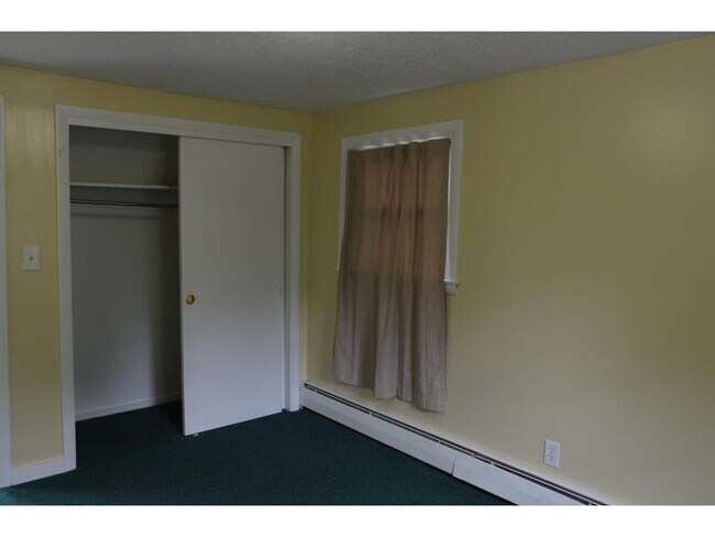 Building Photo - 1092 New Hampshire Rte 175