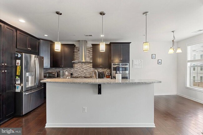 Building Photo - 43131 Wealdstone Terrace