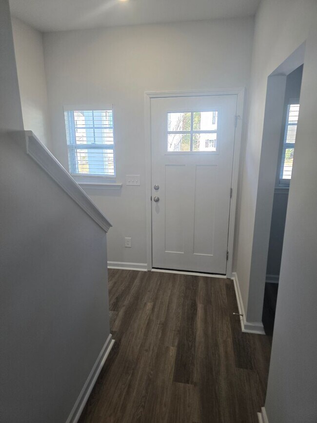 Building Photo - Just Built 3 bed 2.5 bath house in Pinecrest Subdivision