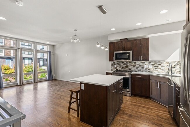Building Photo - LUXURY MAGNOLIA 3 BED TOWNHOME FOR RENT W ...