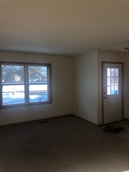 living room - 102 River St