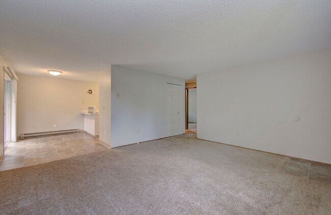 Building Photo - Elias / Boyd 701-03