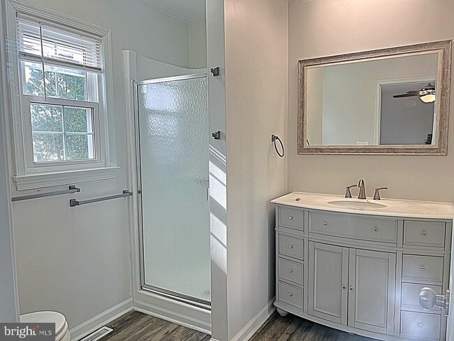 Building Photo - 17447 Pelham View Dr