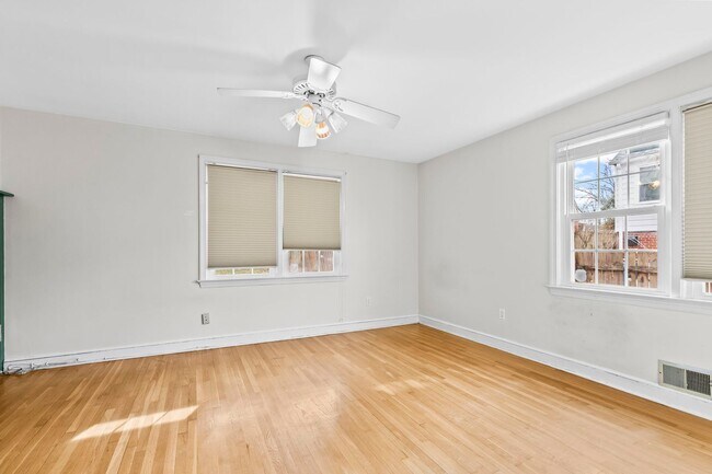 Building Photo - Charming 4-Bedroom Home in Silver Spring